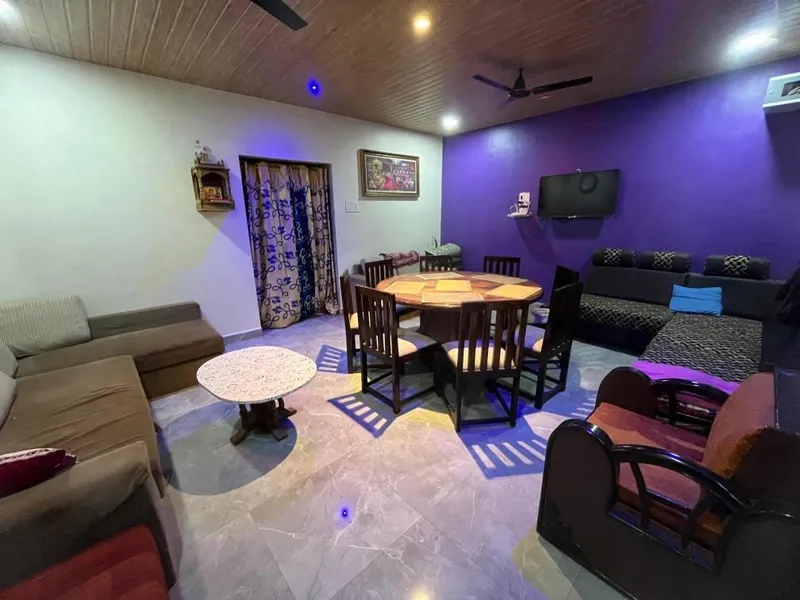 Jay Farmhouse 🛋️ Living Hall